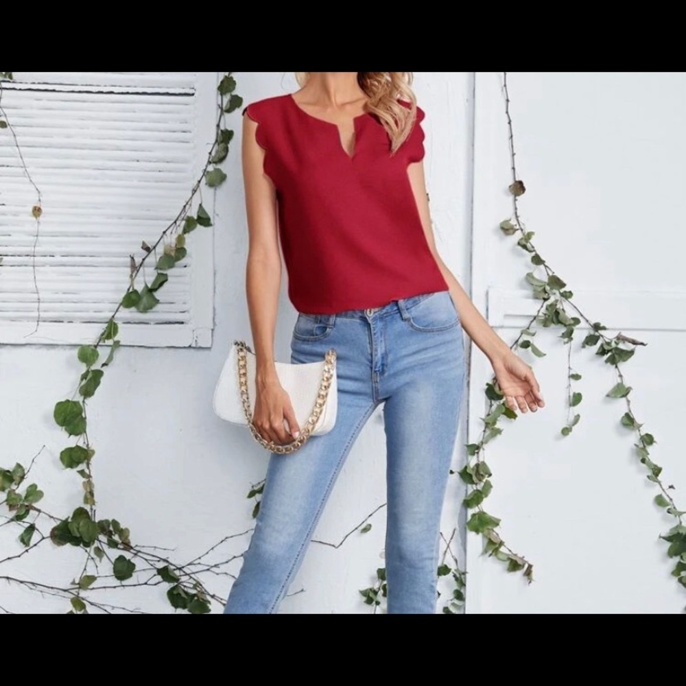 V-neck sleeveless blouse - Picture 3 of 3
